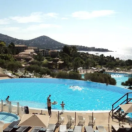 Cap Esterel Mer Sport Et Nature, Dans Village Pierres Et Vacances Saint-Raphael  Exterior photo