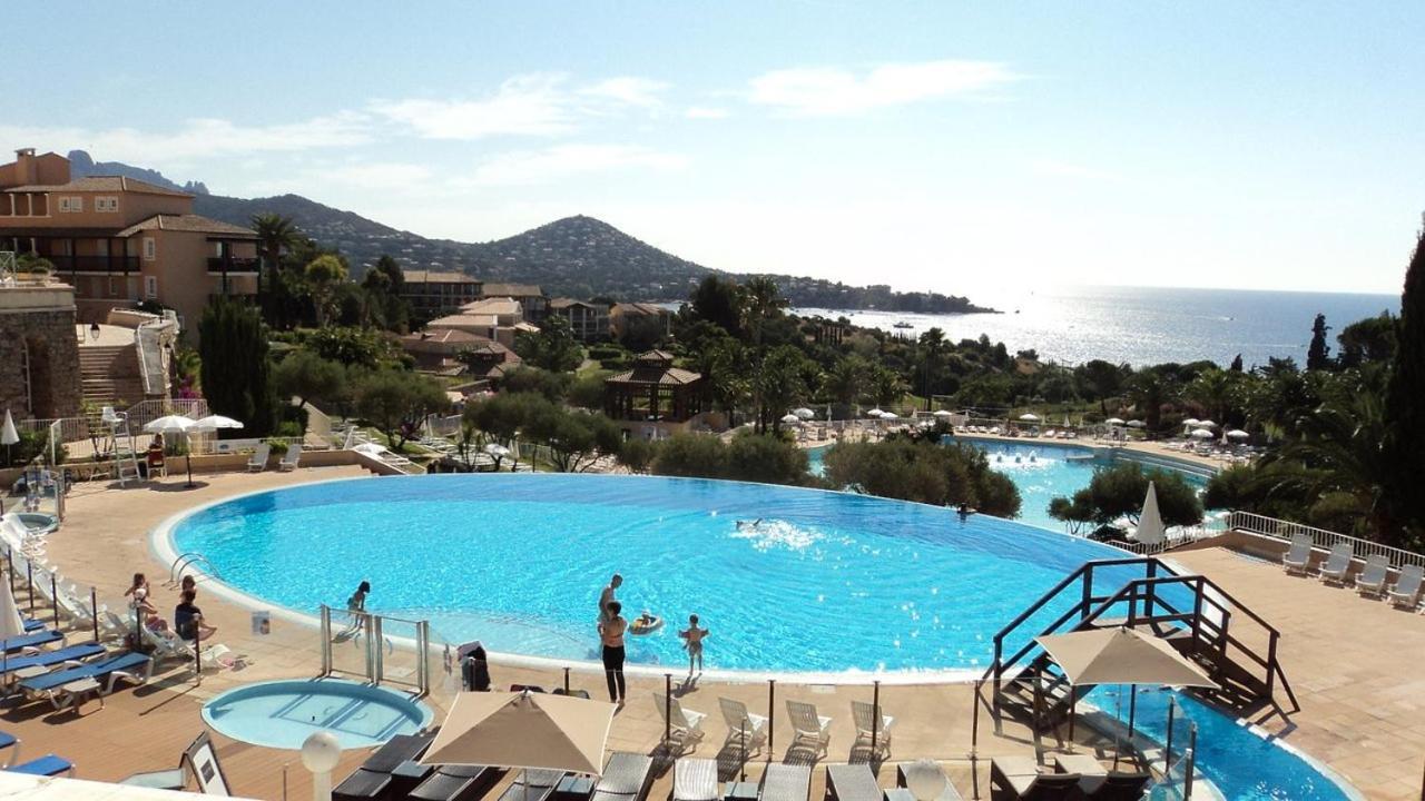 Apartment Cap Esterel Sport Et Nature, Dans Village Pierres Et *