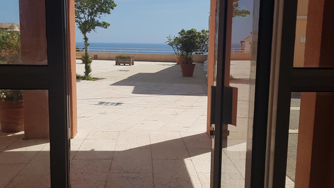 Cap Esterel Sport Et Nature, Dans Village Pierres Et Apartment