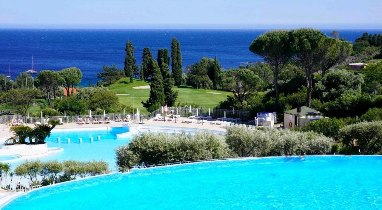 Cap Esterel Sport Et Nature, Dans Village Pierres Et Apartment Saint-Raphael (Var)