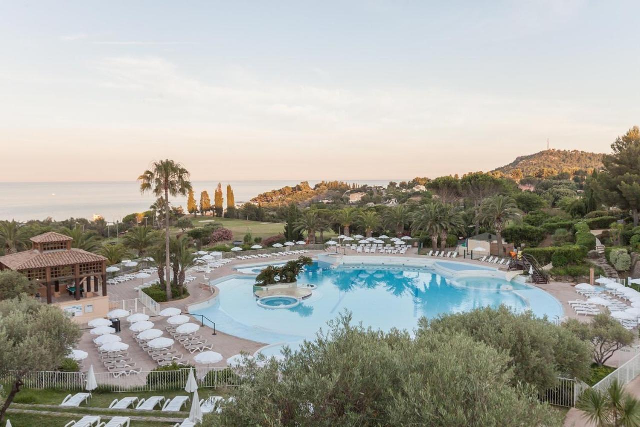 Cap Esterel Sport Et Nature, Dans Village Pierres Et Saint-Raphael (Var)
