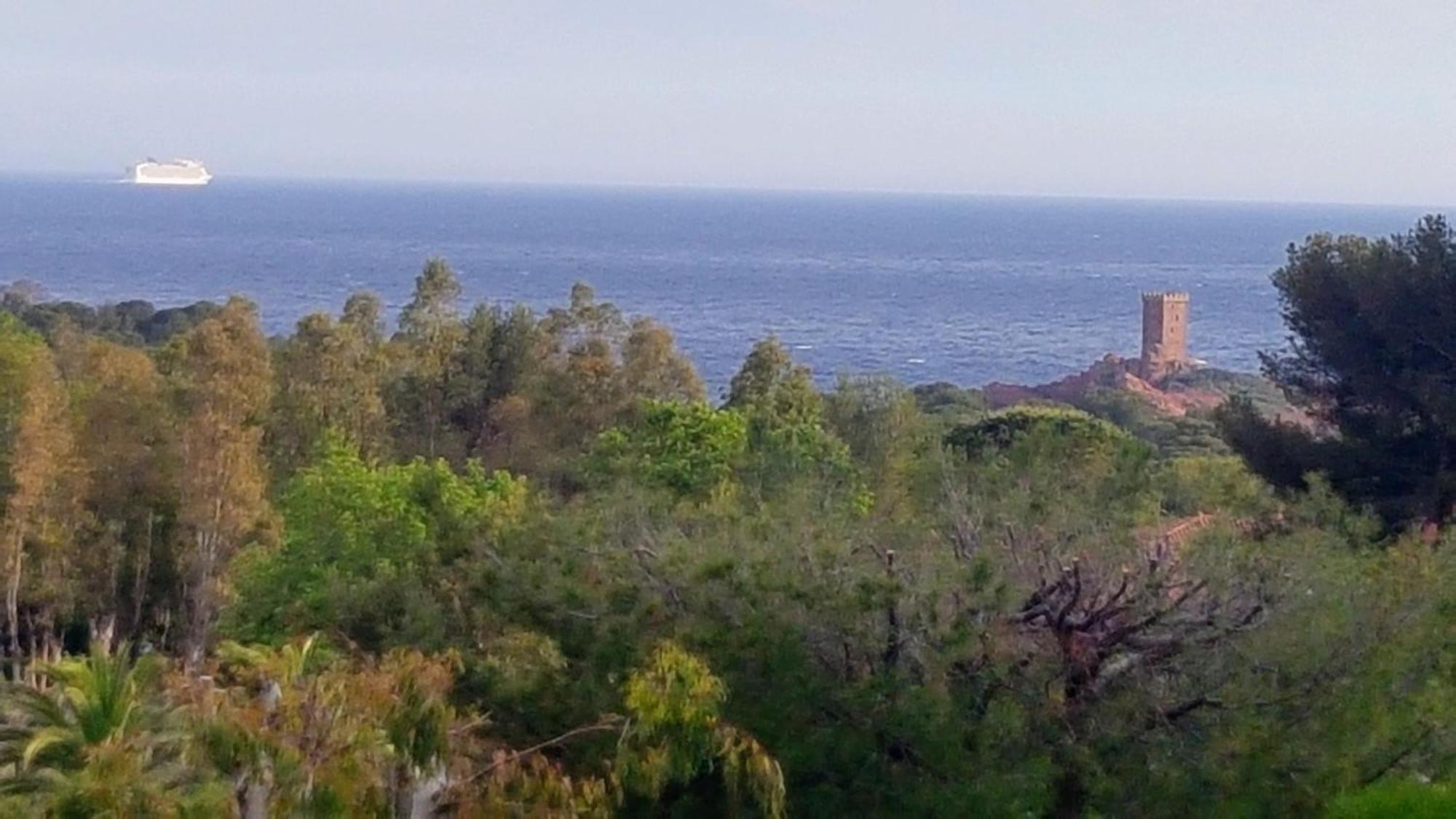 Cap Esterel Sport Et Nature, Dans Village Pierres Et Saint-Raphael (Var)