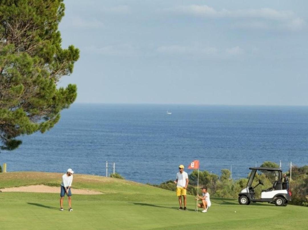 Cap Esterel Sport Et Nature, Dans Village Pierres Et * Saint-Raphael (Var)