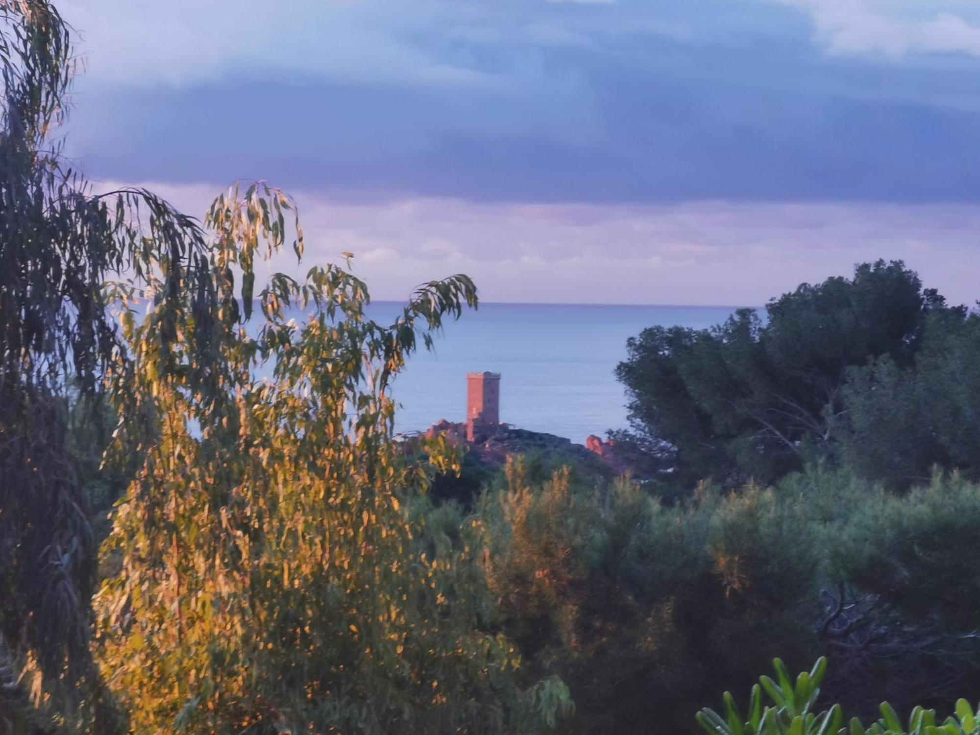 Cap Esterel Sport Et Nature, Dans Village Pierres Et